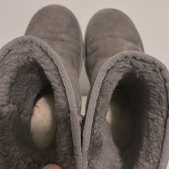 Gray UGG boots - Picture 5 of 9